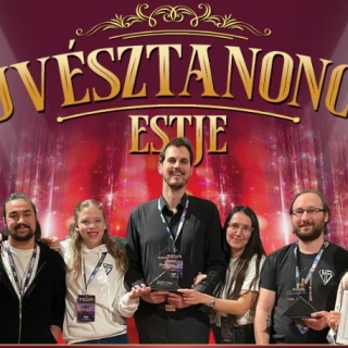 BŰVÉSZTANONCOK ESTJE